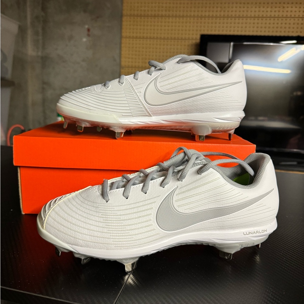 W LUNAR HYPERDIAMOND 3 PRO softball cleats